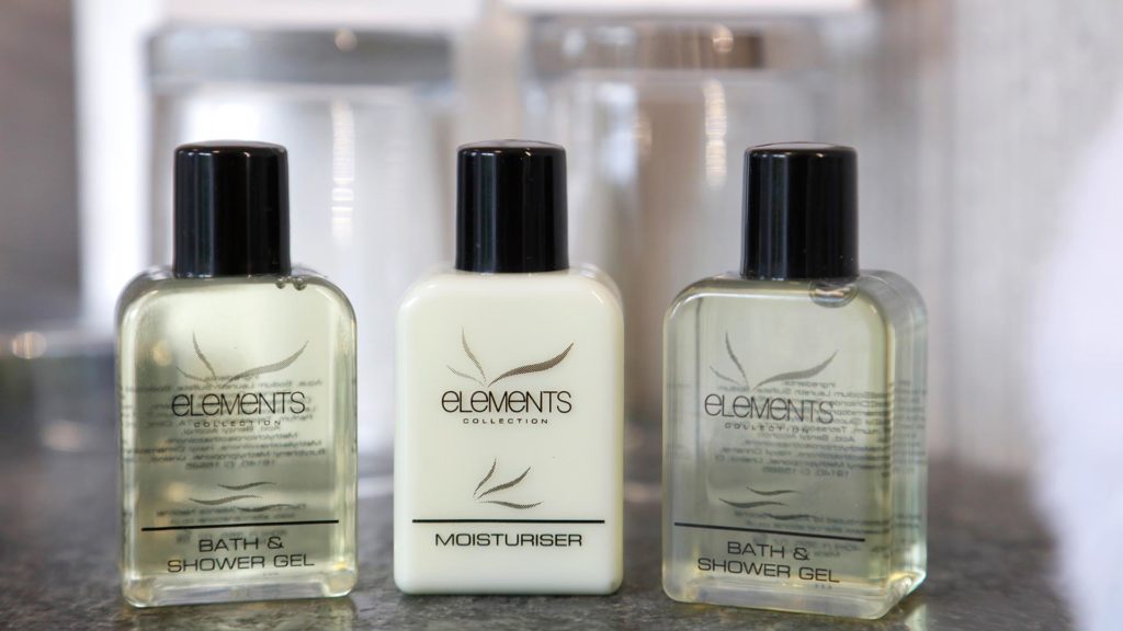 Mercure Sheffield Kenwood Hall Hotel &amp; Spa Bathroom toiletries